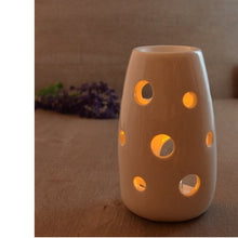 Cargar imagen en el visor de la galería, Classic White Lacquered Ceramic Tea Light Burner
